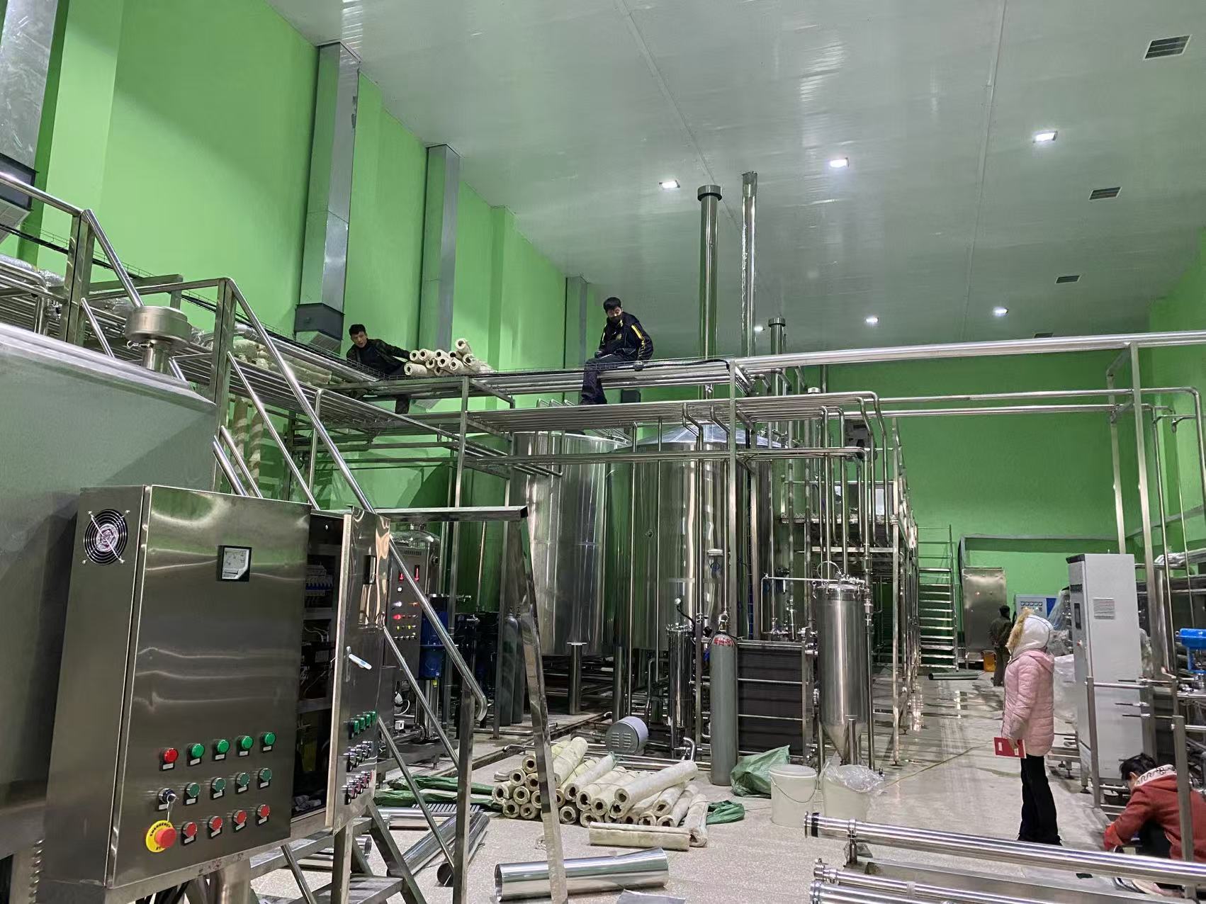 栾川精酿啤酒设备厂—精酿啤酒设备制造:传承工艺与创新科技的交融
